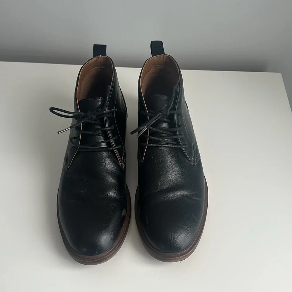Sonoma Black Leather Chukka Boots with Brown Soles